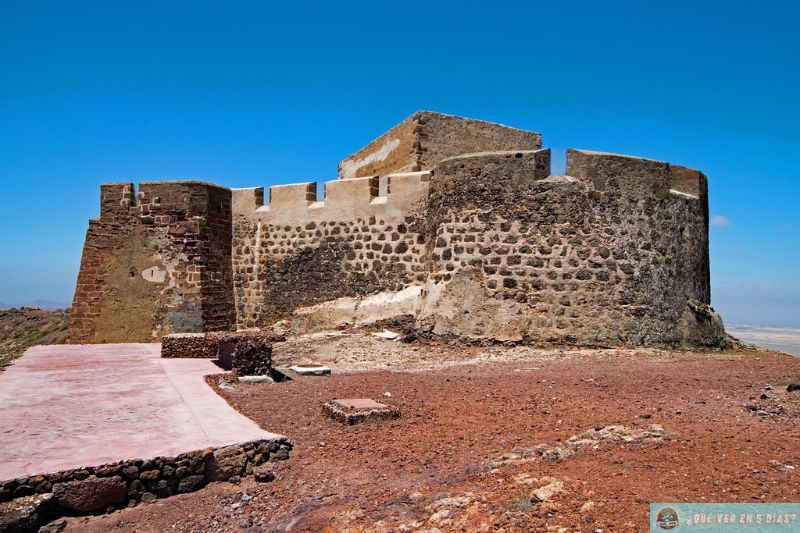 Castillo de Santa Bárbara visitar en lanzarote en 5 dias